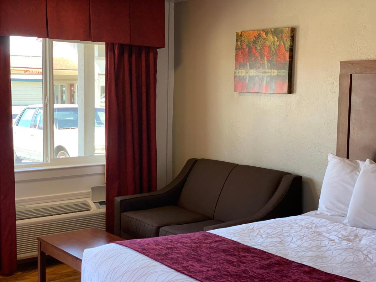 Red Carpet Inn Медфорд Екстериор снимка