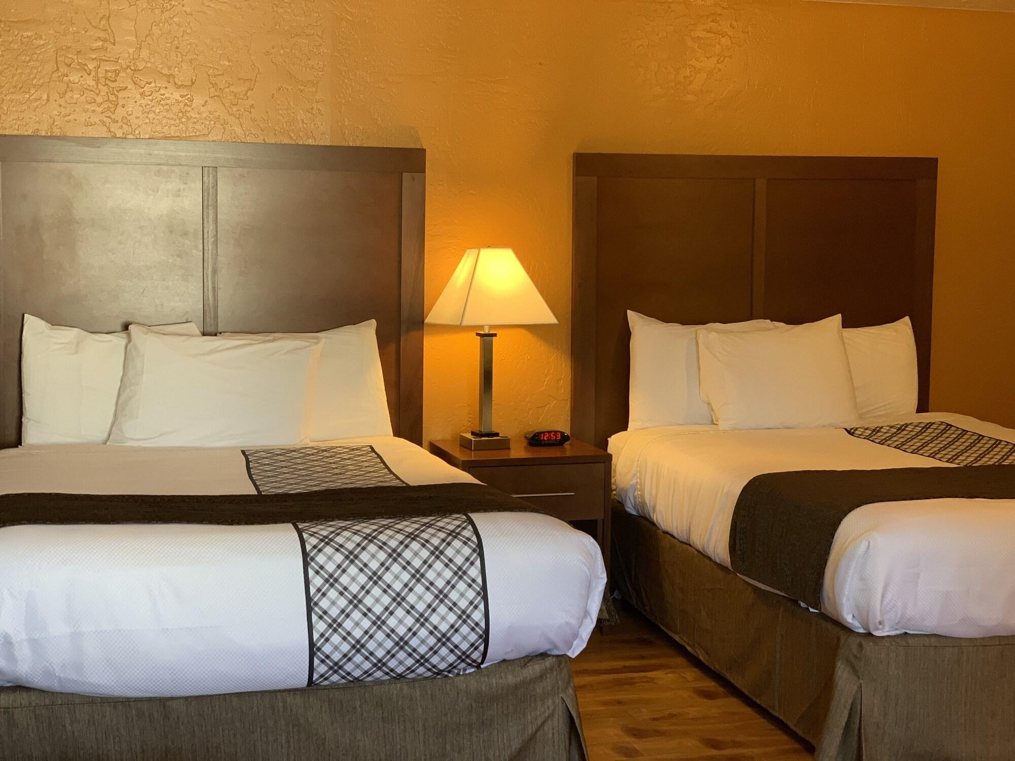 Red Carpet Inn Медфорд Екстериор снимка