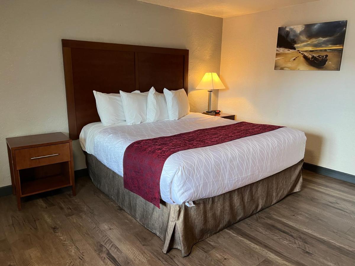 Red Carpet Inn Медфорд Екстериор снимка