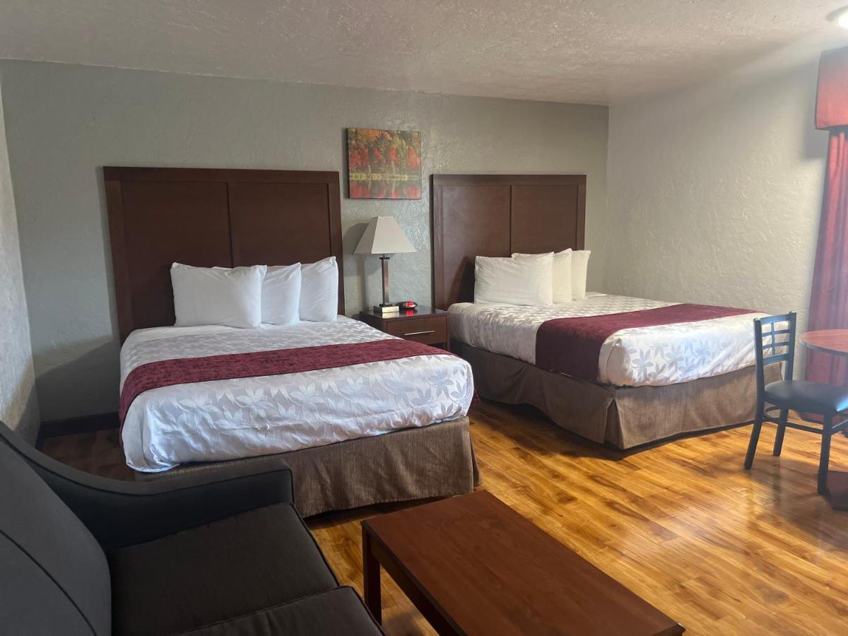 Red Carpet Inn Медфорд Екстериор снимка