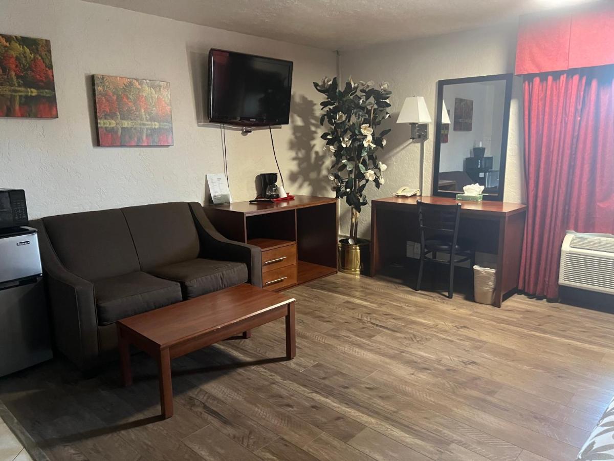 Red Carpet Inn Медфорд Екстериор снимка