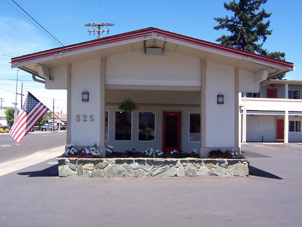 Red Carpet Inn Медфорд Екстериор снимка